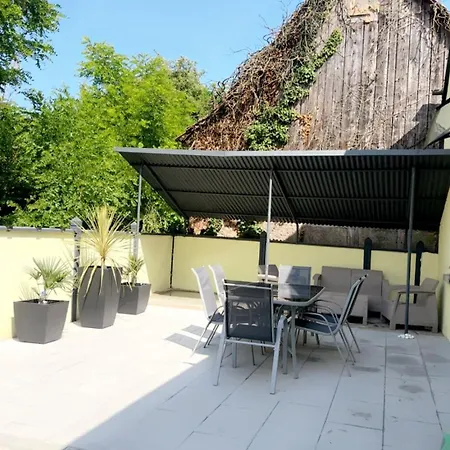 House For Rent, 4 People Hébergement de vacances