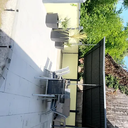 House For Rent, 4 People Casa de Férias Huttenheim